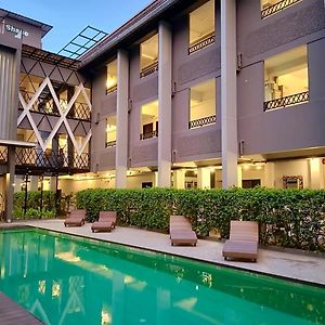 Shane Hotel